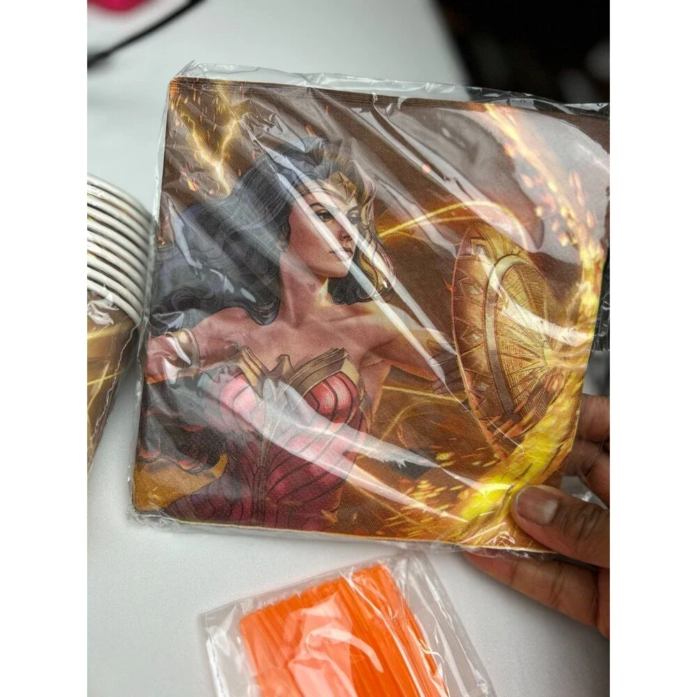 Wonder Woman Party Supplies Set Plates Cups Napkins Forks New 10 Guest
